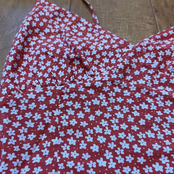 PacSun Lottie Miss Crop Tank Top with Tie Straps - Red with White Flowers - Picture 8 of 10